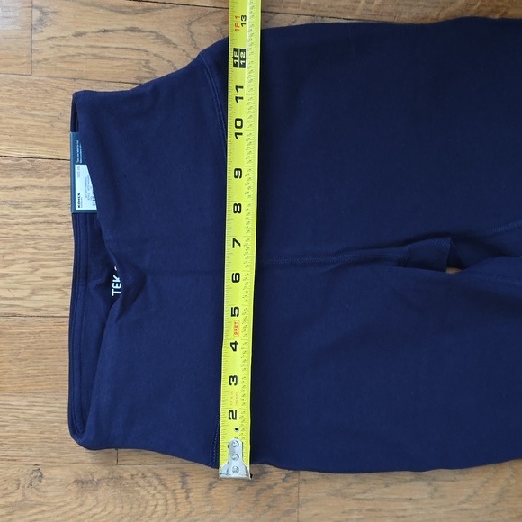 TEK GEAR WOMEN'S NAVY BLUE HIGH RISE CAPRI LEGGINGS SIZE XS - Picture 7 of 9